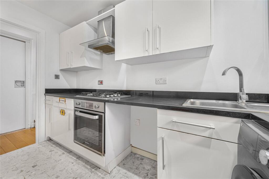 Apartment in London - View 2