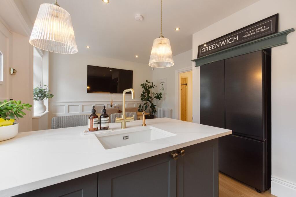 House in Dartford - More