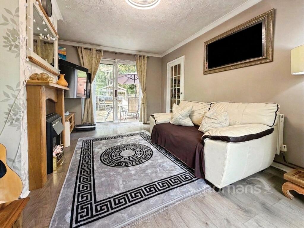 House in Surrey Heath, Surrey - View 2