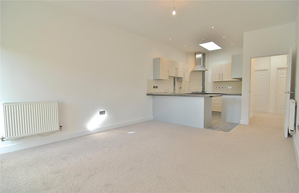 Apartment in Stroud - View 4
