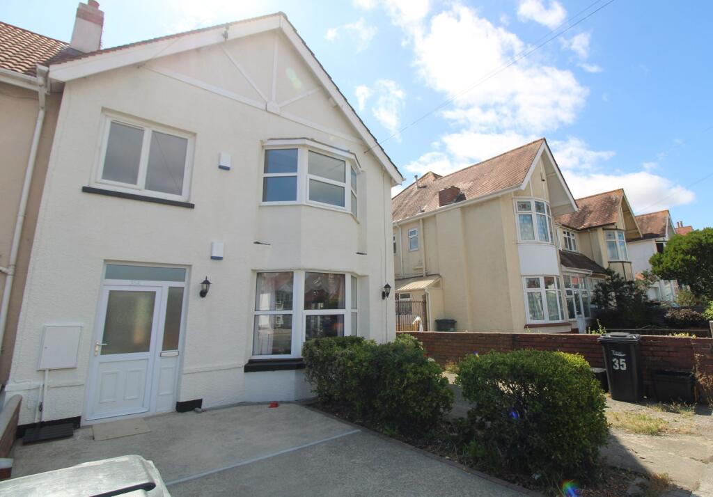 2-bed flat on Manor Road, Preston, Paignton, £195,000