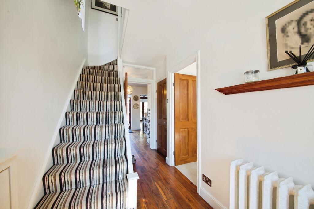 House in Enfield, Carterhatch, Southbury - More