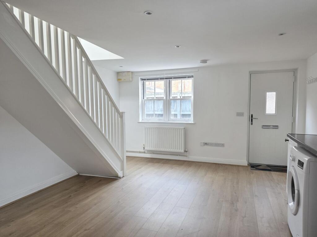 House in Glastonbury, Somerset - View 3