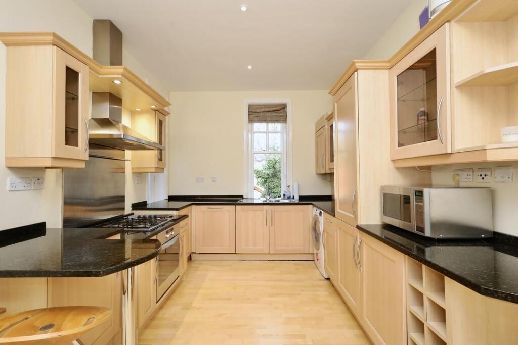 Apartment in Newcastle upon Tyne, High Heaton - View 4