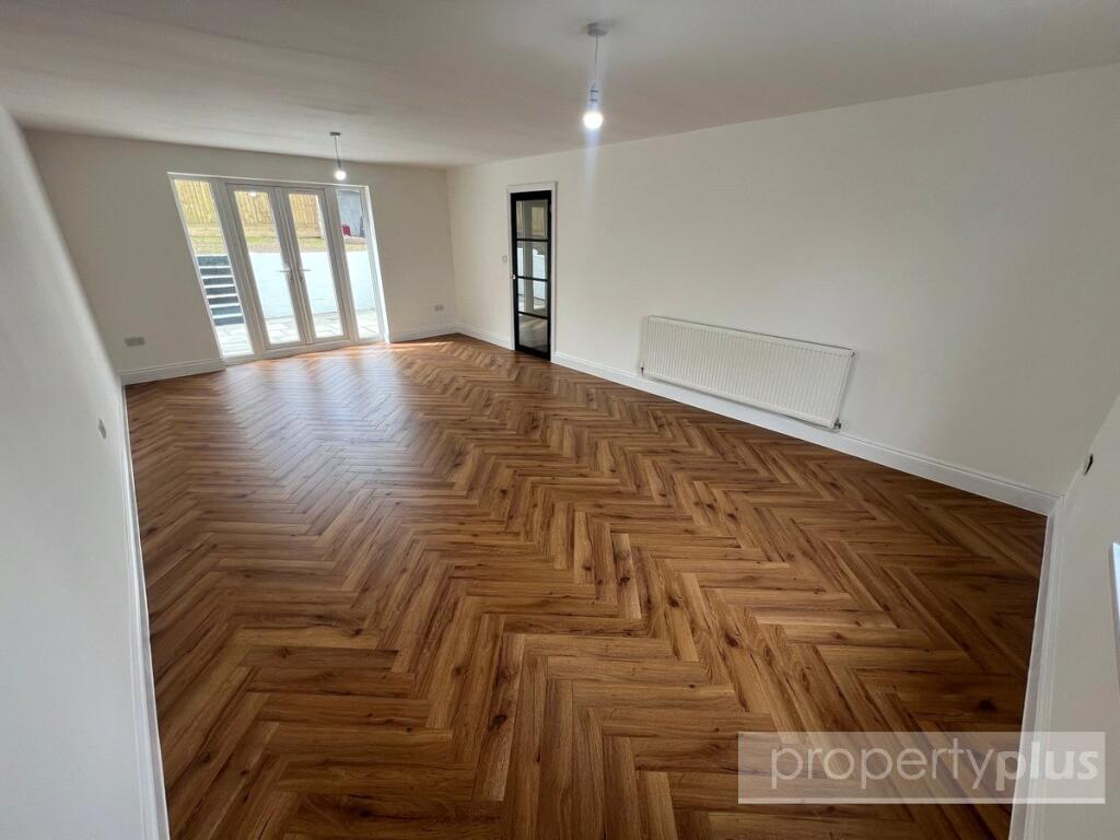 House in Cardiff, Tonyrefail - View 4