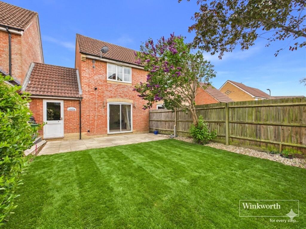 Harebell Drive, Thatcham, Berkshire, RG18 photo 2