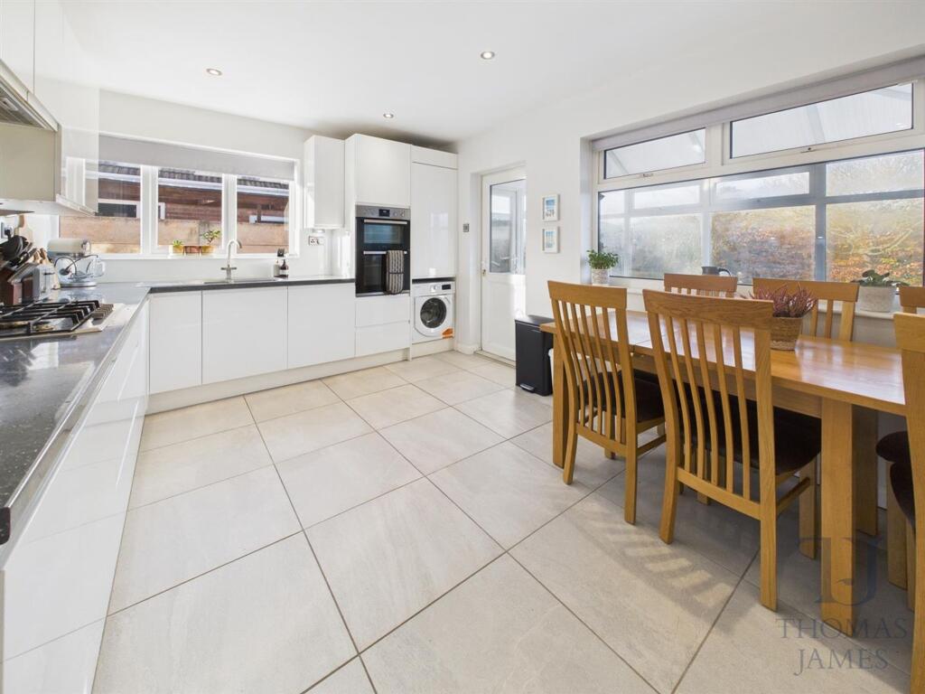 House in Rushcliffe, Gotham - View 3