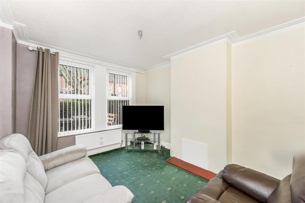 Apartment in London, Leyton - View 2