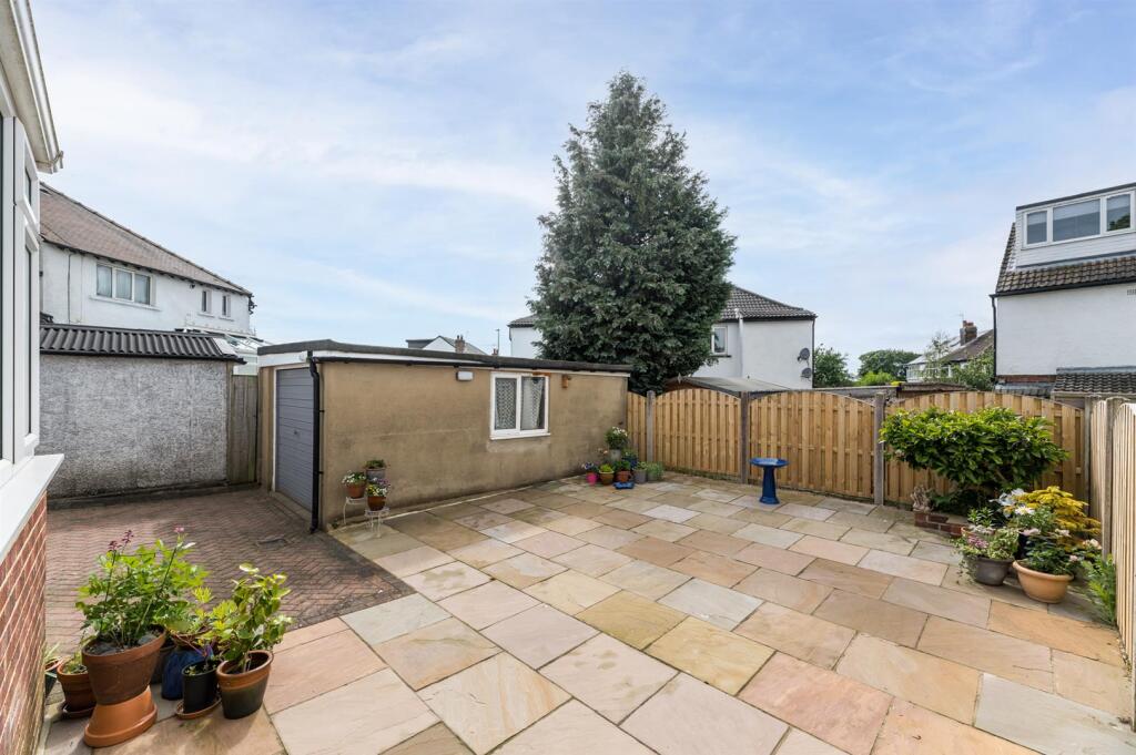 House in Leeds, Rawdon - View 5