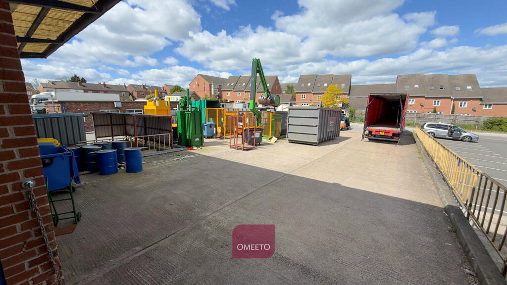 Forecourt yard