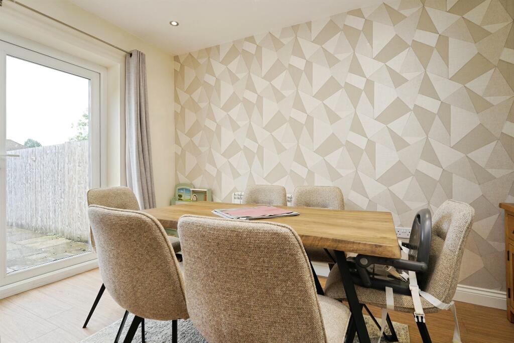 House in Malvern Hills, Malvern - More