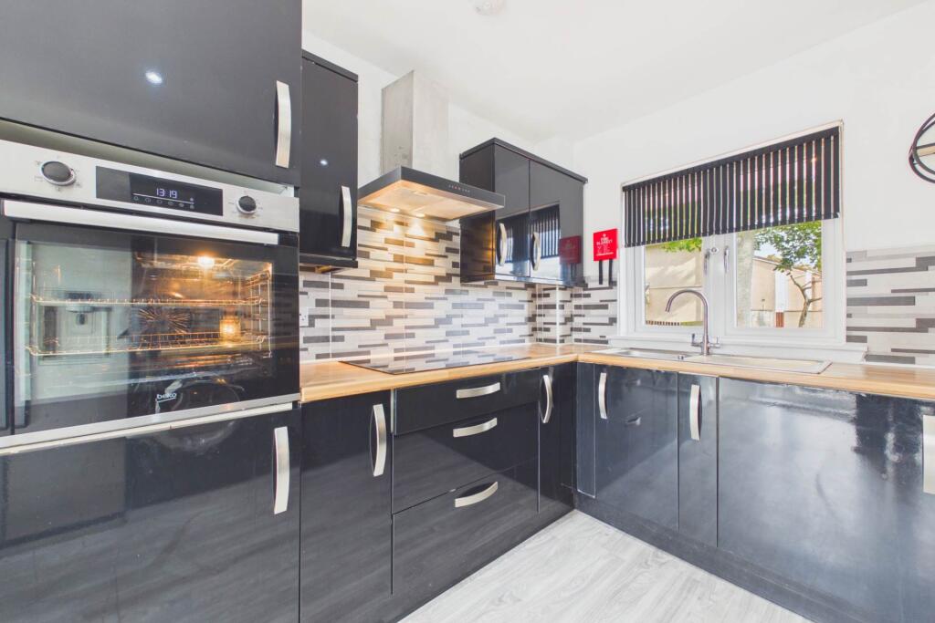 House in Motherwell, North Lanarkshire - More
