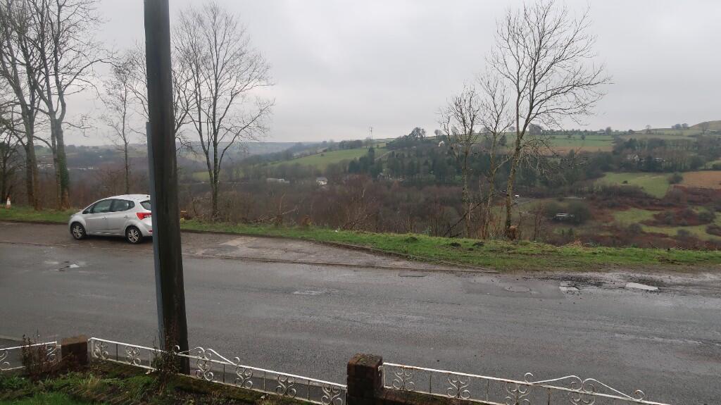 Lewis Street, Aberbargoed, CF81 photo 4