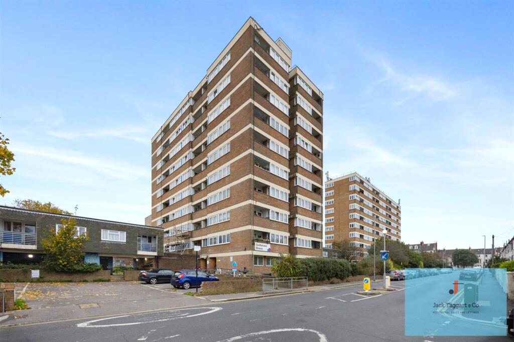 1-bed flat on Clarendon Road, Hove, £215,000