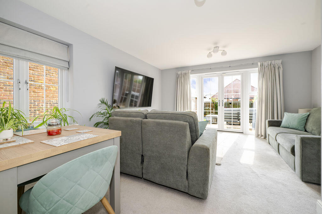 House in Tonbridge - More