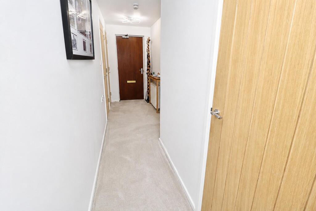 Apartment in Rushden, North Northamptonshire - View 5