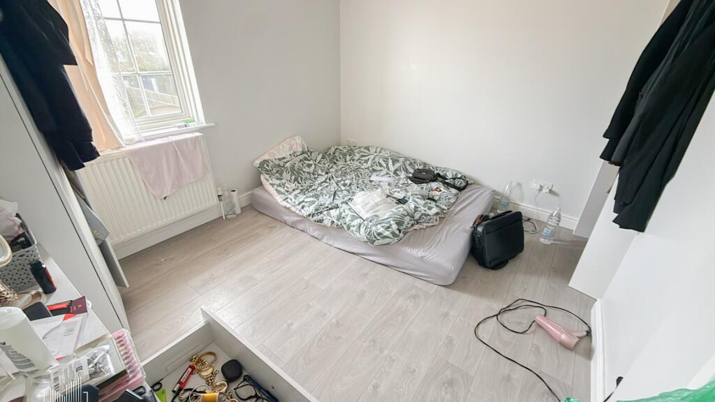 Main image of property: Brimsdown Avenue, Enfield, EN3