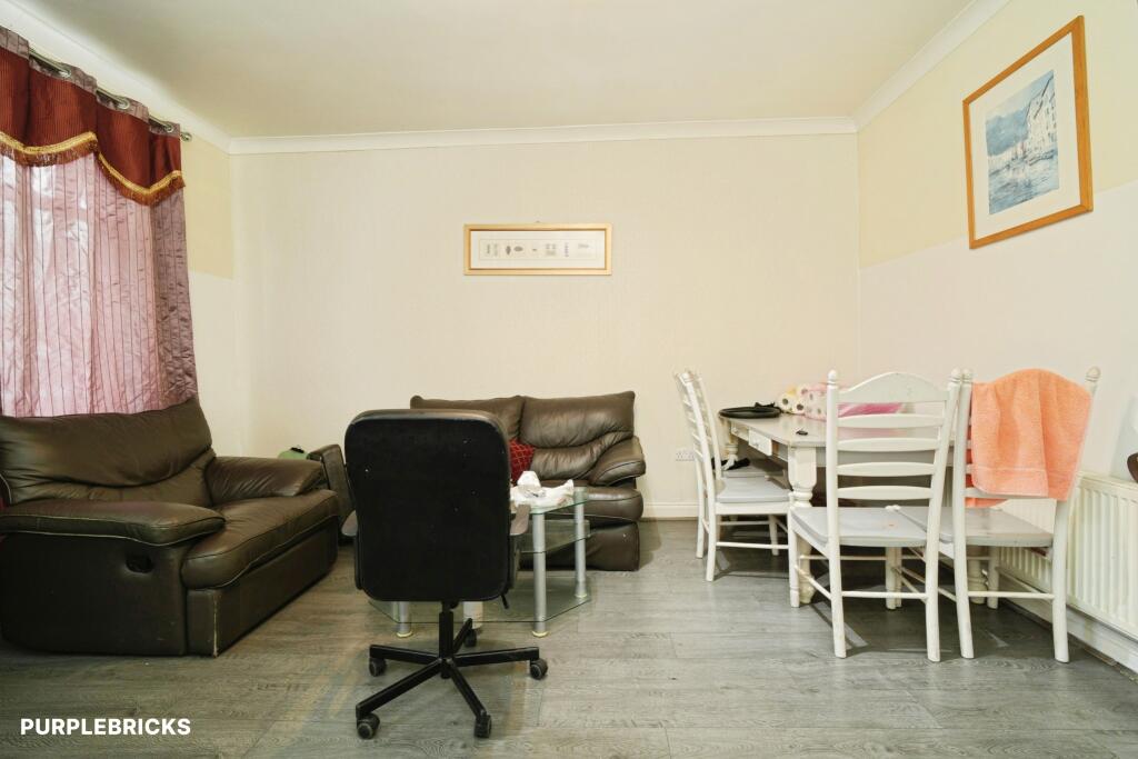House in Oldham - View 3