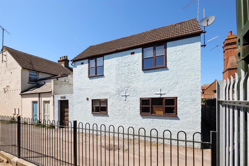 Main image of property: Oxford Street, Whitstable