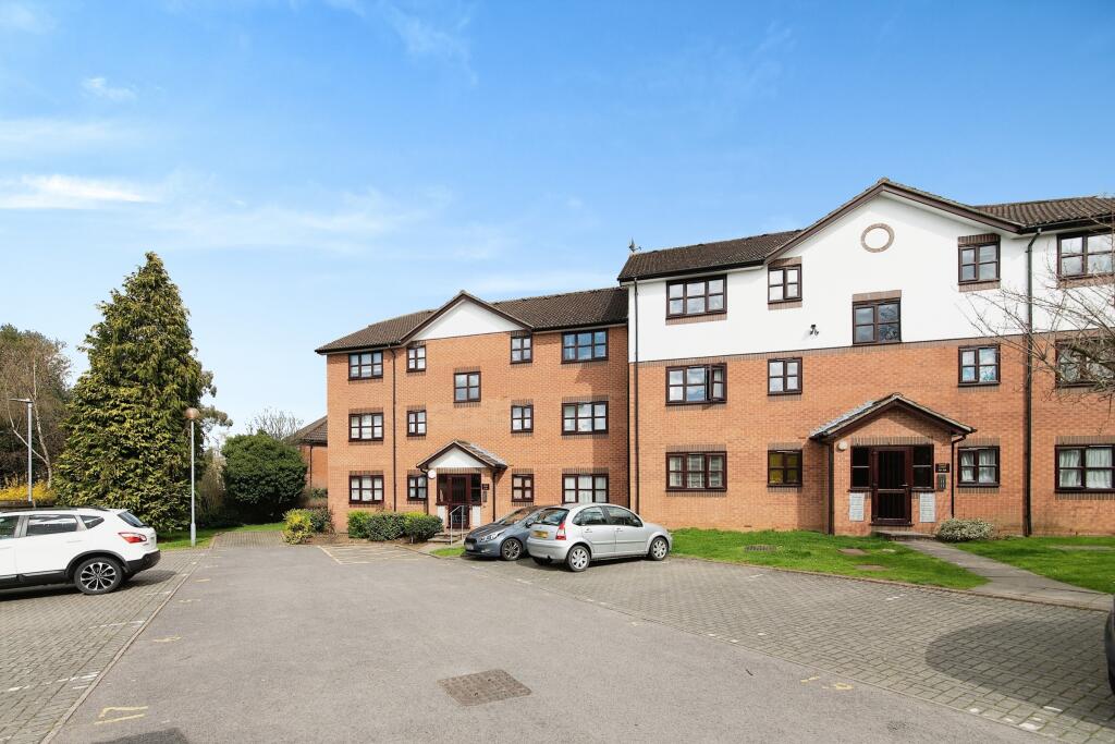 Apartment in Watford - View 3