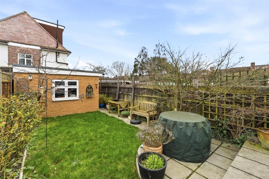 Gloucester Road, Twickenham, TW2 photo 2