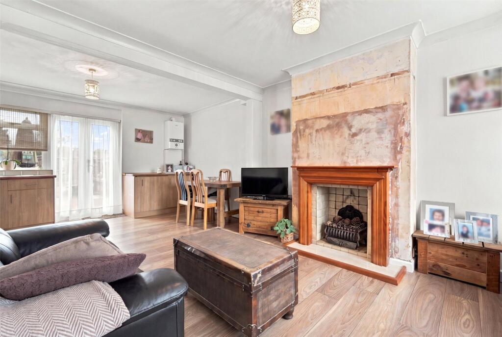 House in London, Southbury - View 4