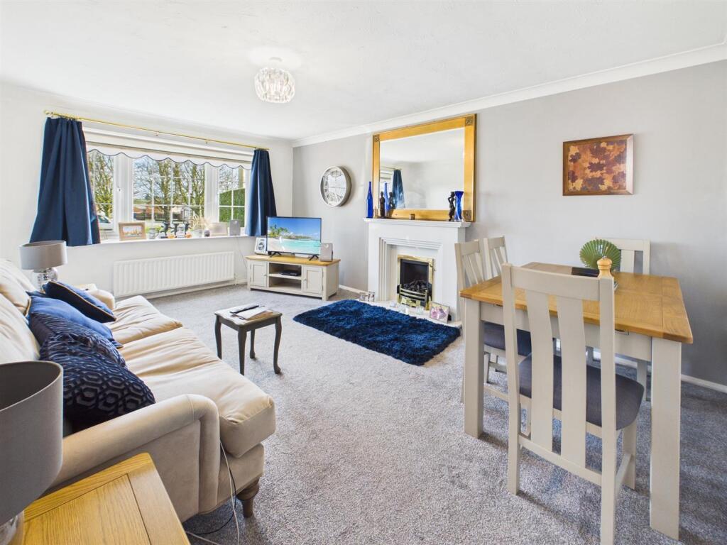 15 Winceby Gardens, Horncastle photo 2