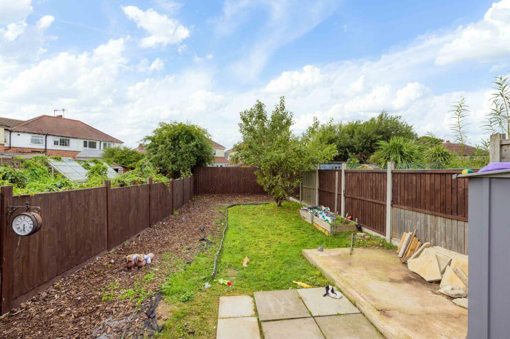 Edward Crescent, Skegness, PE25 photo 4