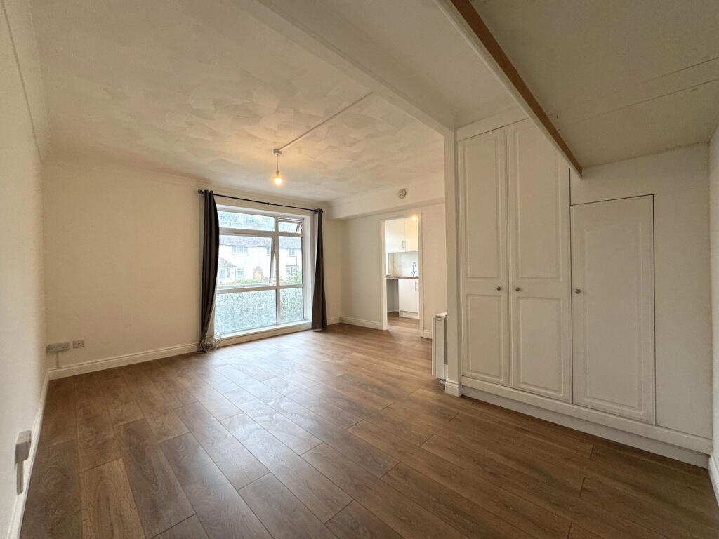Apartment in Brighton - View 4