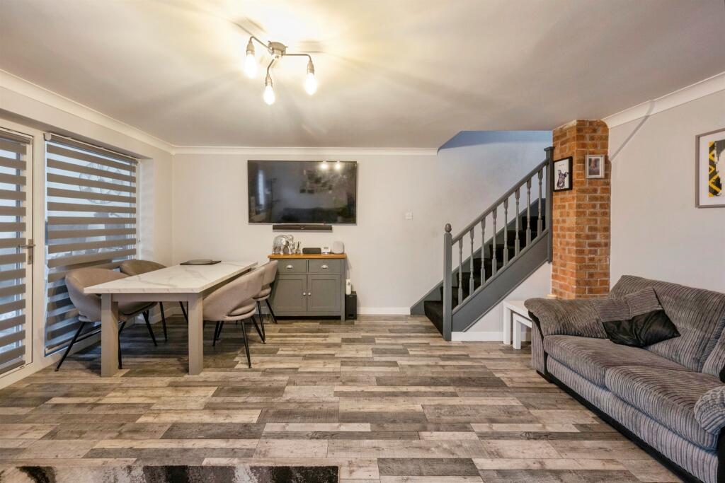 House in Doncaster, South Yorkshire - More