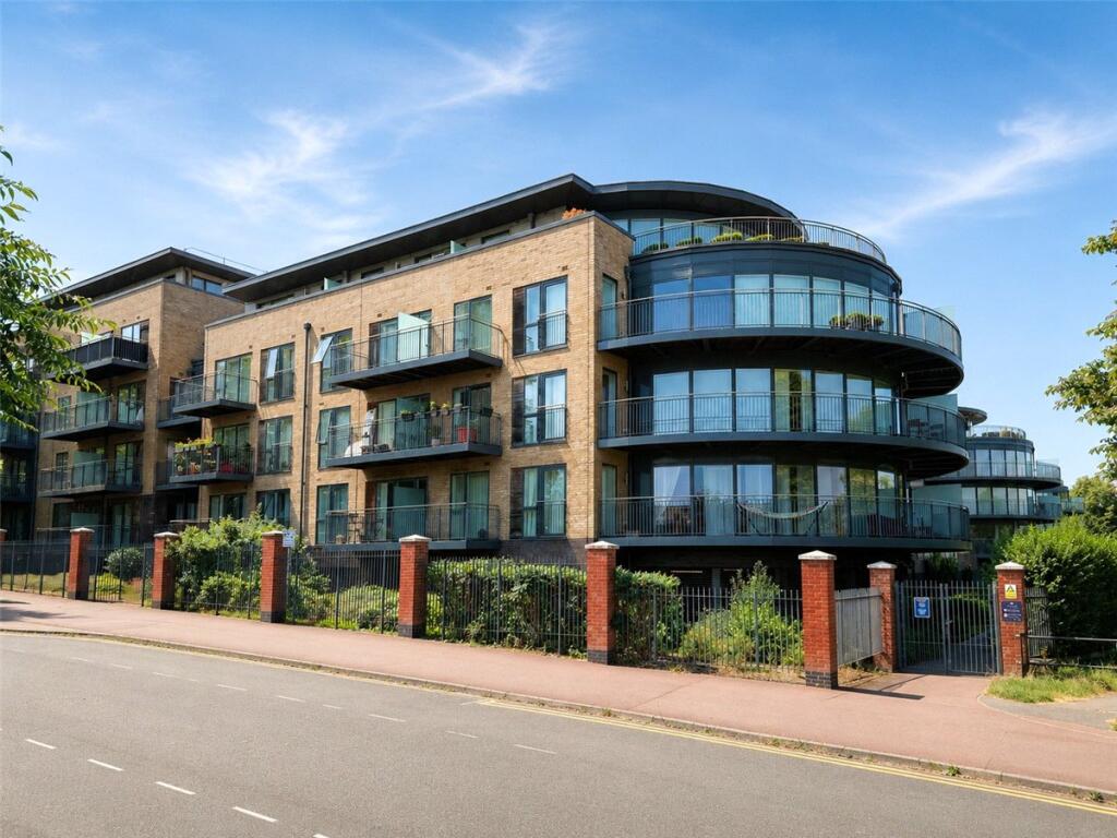 Main image of property: Kingsley Walk, Cambridge, CB5