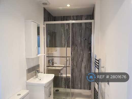5 bedroom terraced house for rent