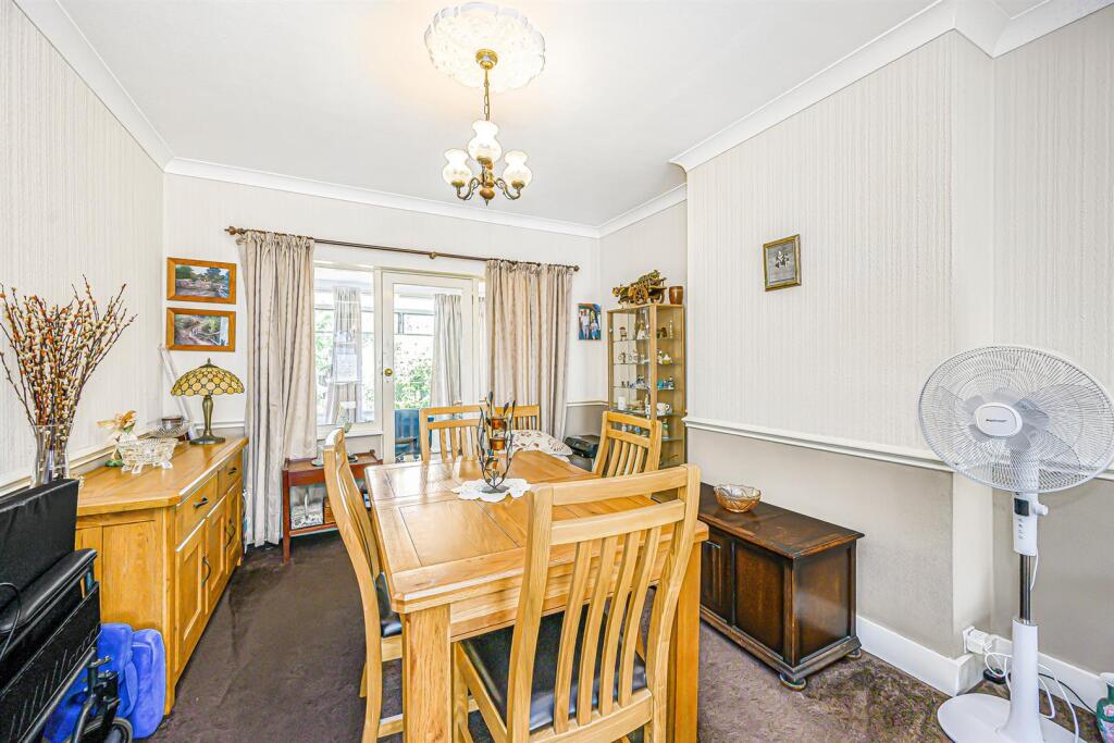 House in London, Royston Parade, Highams Park - View 5