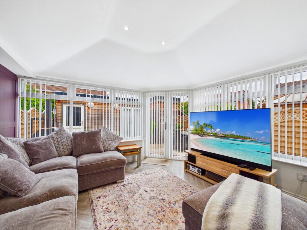 House in Wakefield - View 3