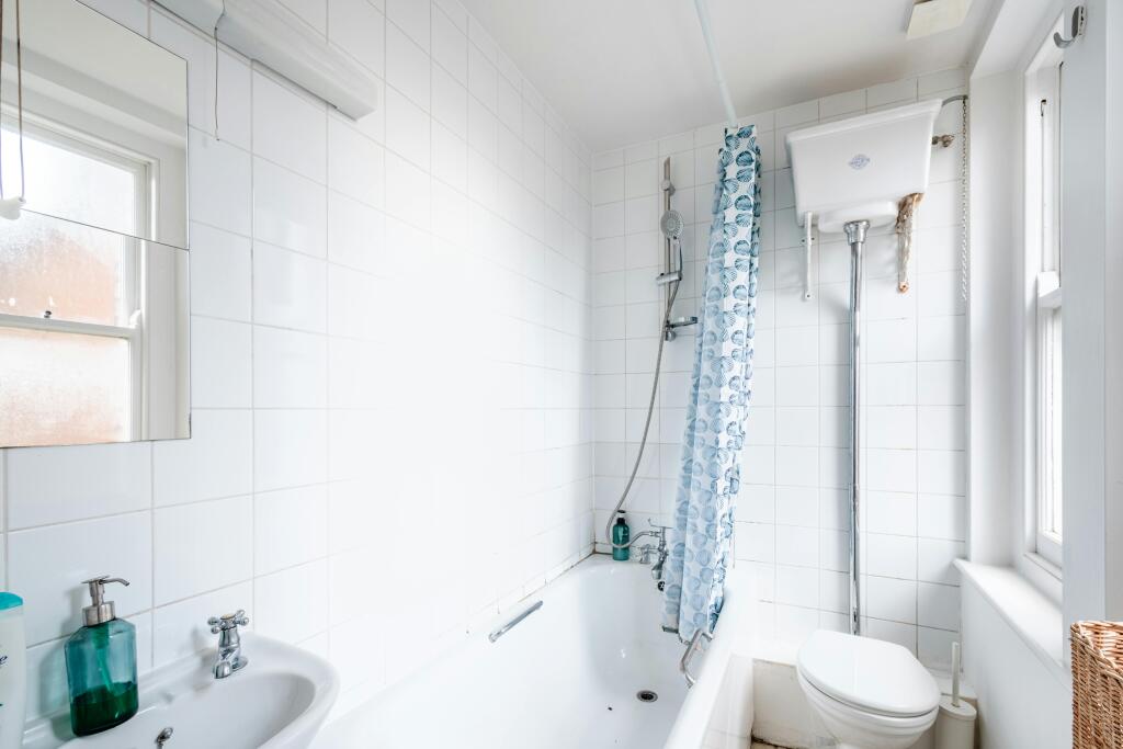 Brick Lane 136 F2 - 4.jpg