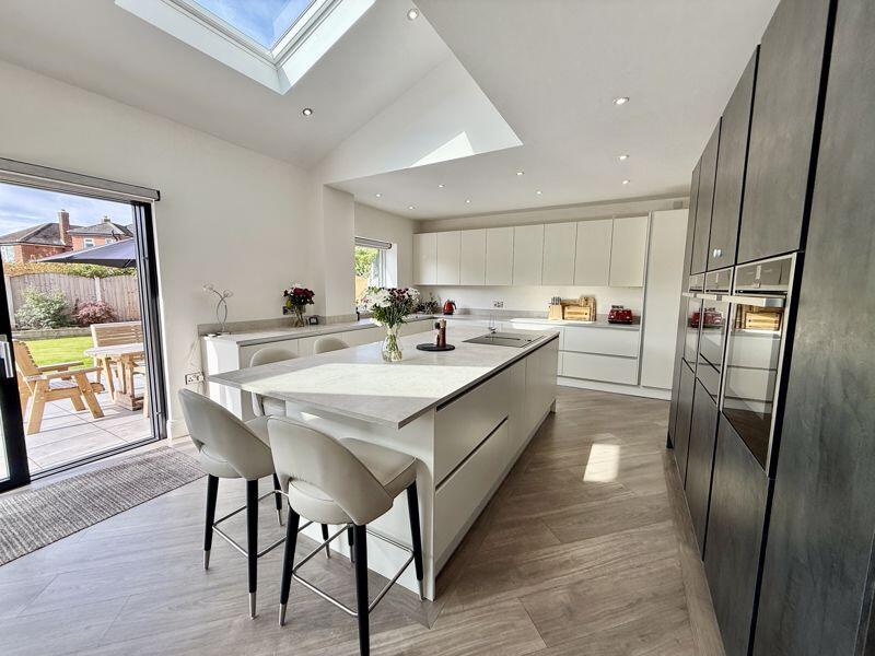 Birchvale Drive, Romiley photo 4