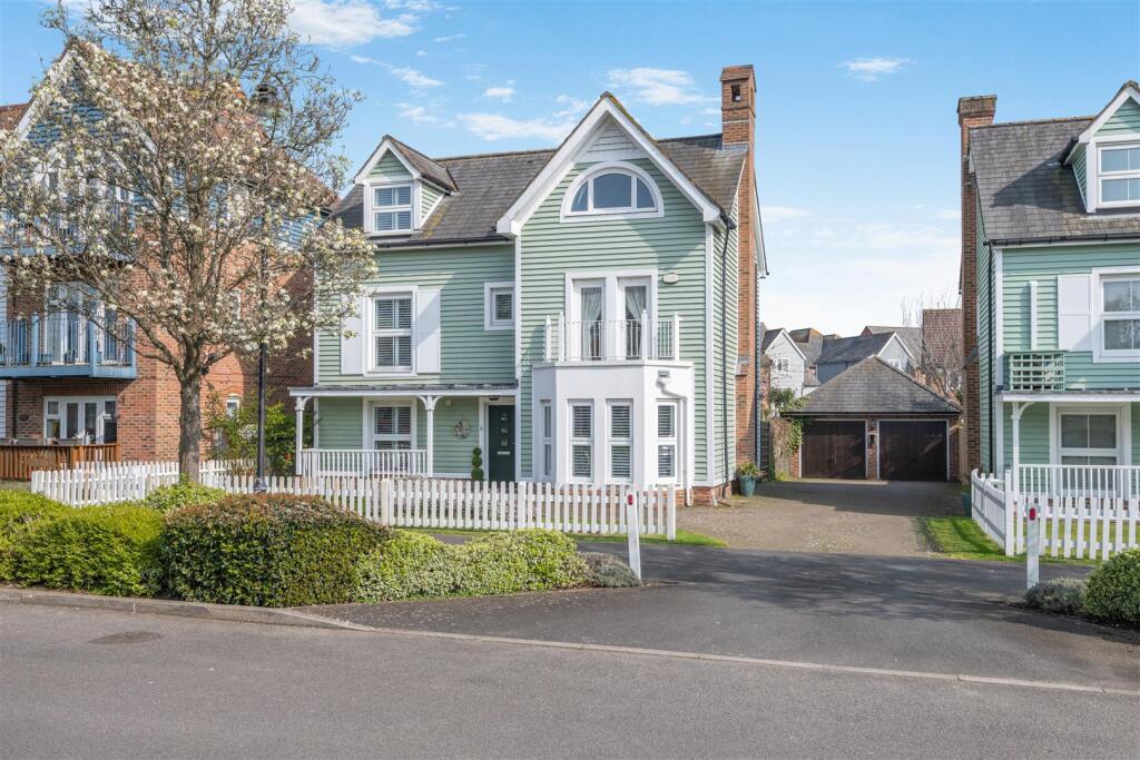 Main image of property: The Lakes, Larkfield, Aylesford