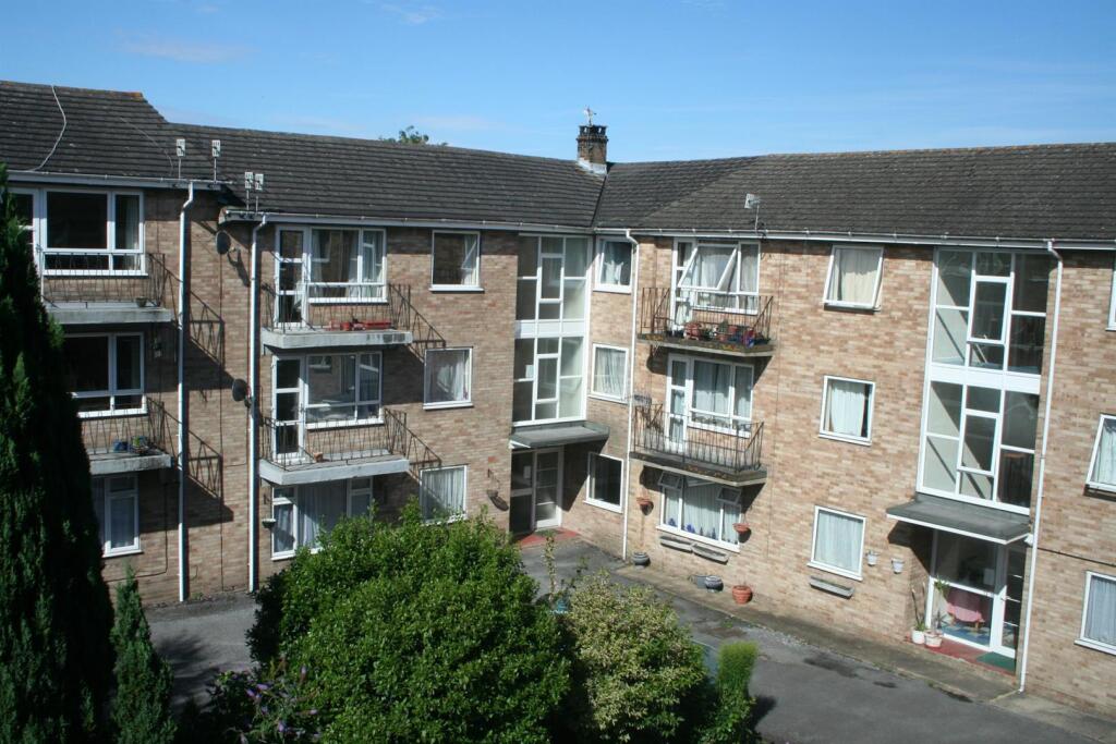2-bed flat on Cleveland Flats, Salisbury, £169,950