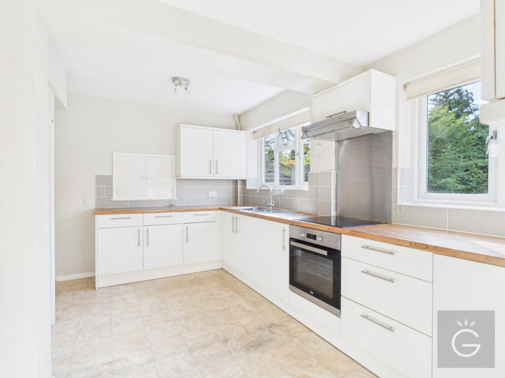 House in Reading, Lower Earley, Earley - More