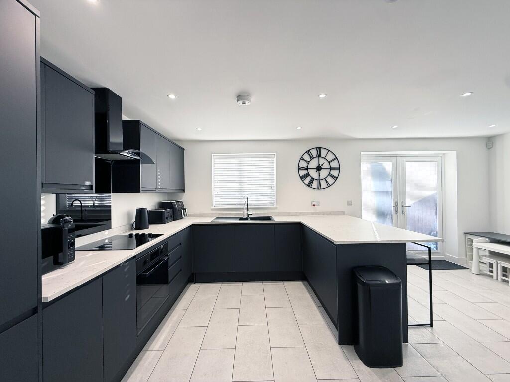 Bramwell Court, Allerton Bywater, WF10 photo 2