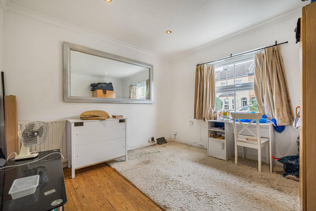 House in Bromley - View 4
