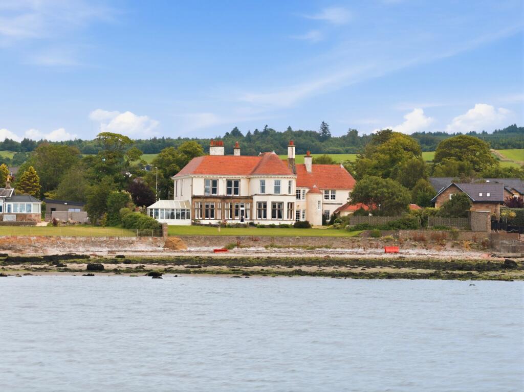 Main image of property: Tigh Na Mara, 152 East Clyde Street, Helensburgh, Dunbartonshire, G84