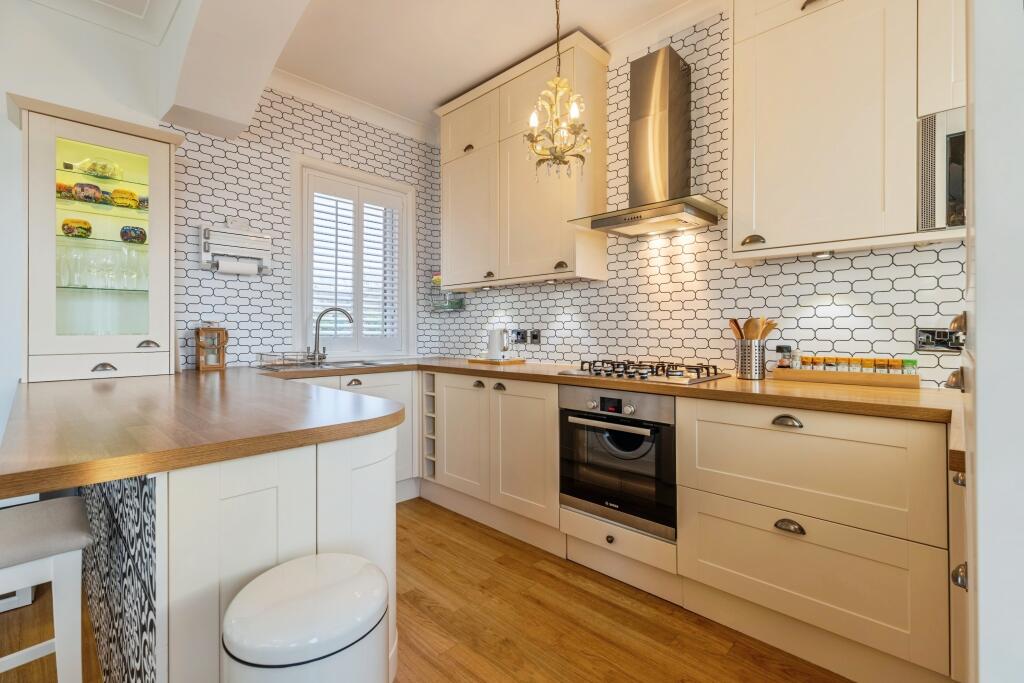 Westbourne Road, Southport, PR8 - More