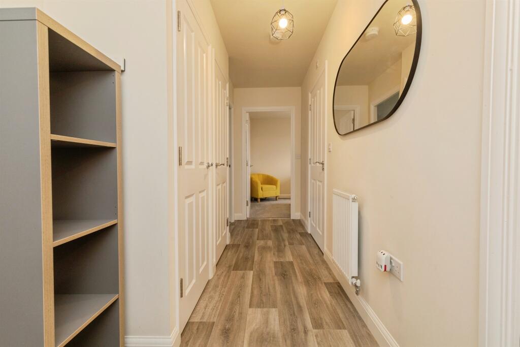 Clark Drive, Yate, Bristol photo 2