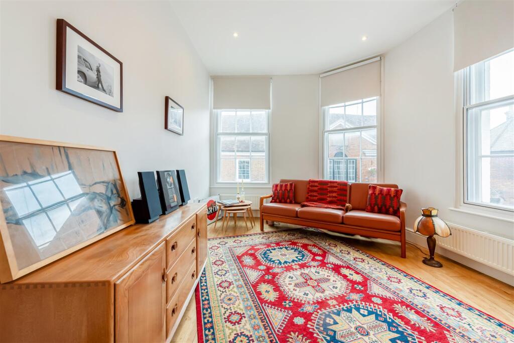 Apartment in Salisbury - View 3
