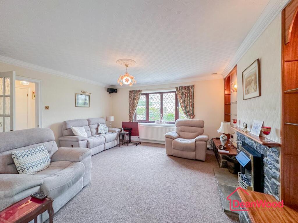 House in Onchan, Middle - More