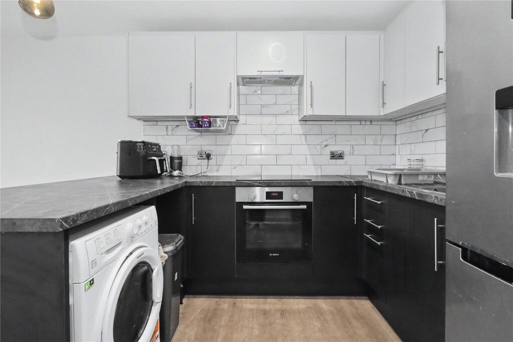 Apartment in Guildford - View 5