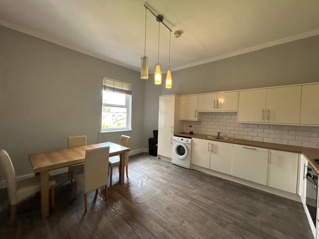 Main image of property: 45 Northenden Road,Sale,Greater Manchester,M33 2DL