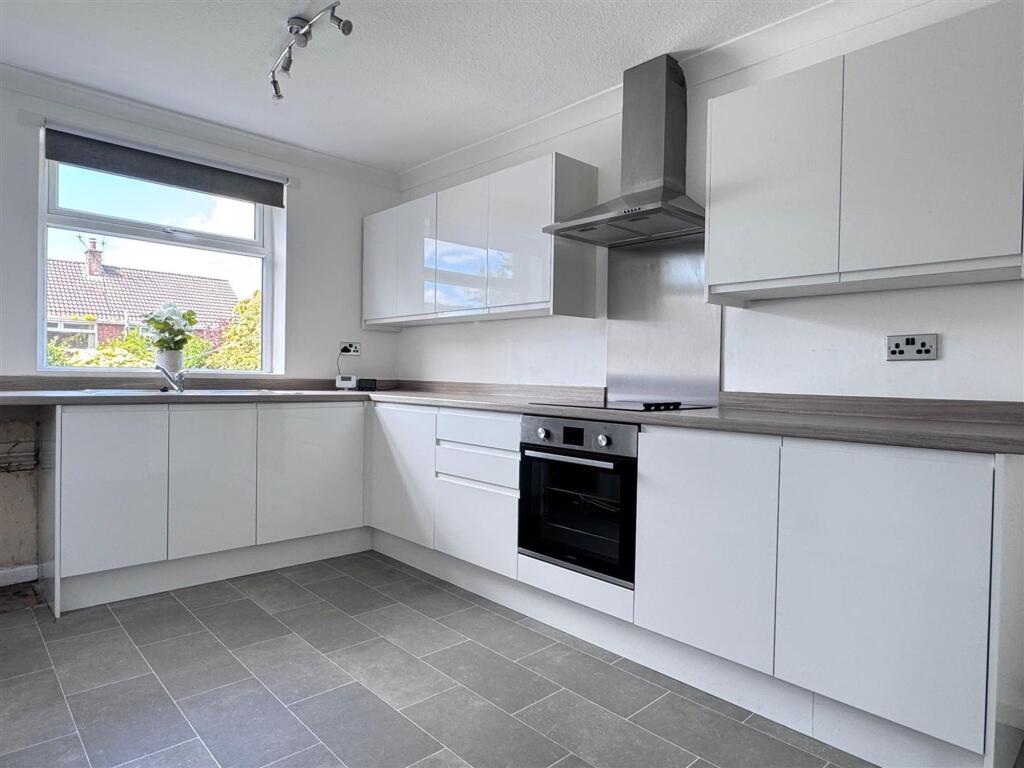 3-bed house on Eagle Crescent, Rainford, WA11, £243,000