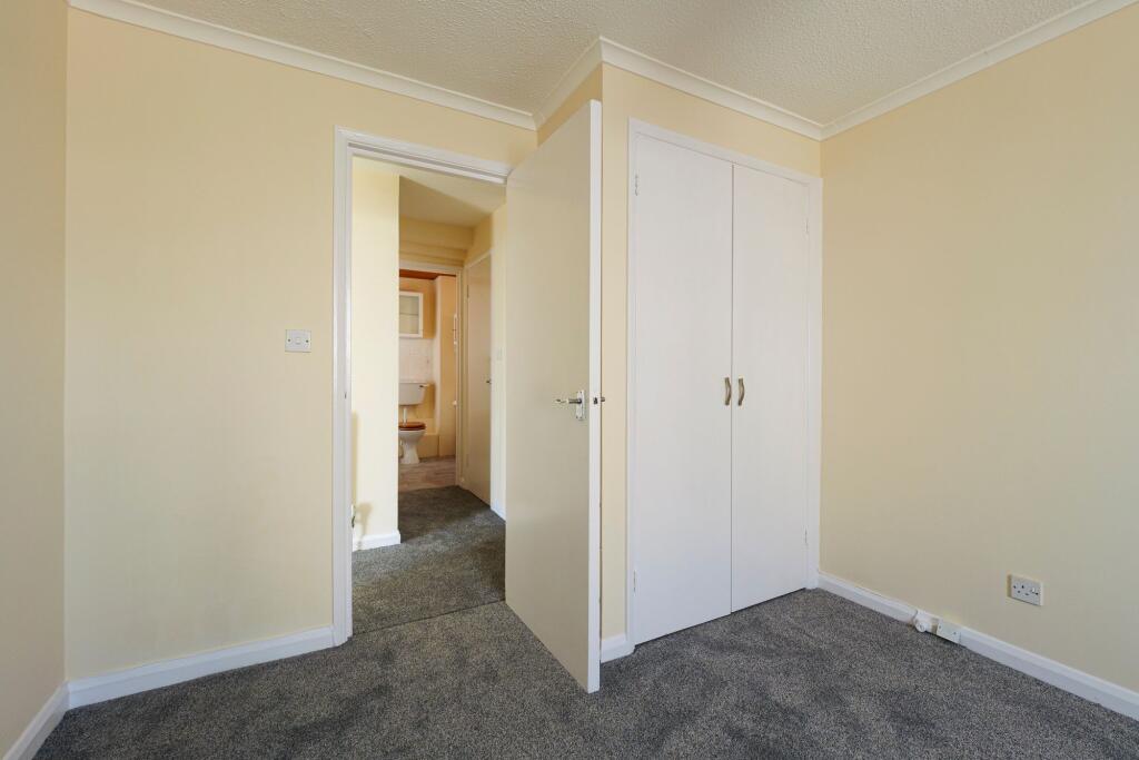 Apartment in Sandgate, Golden Valley - More
